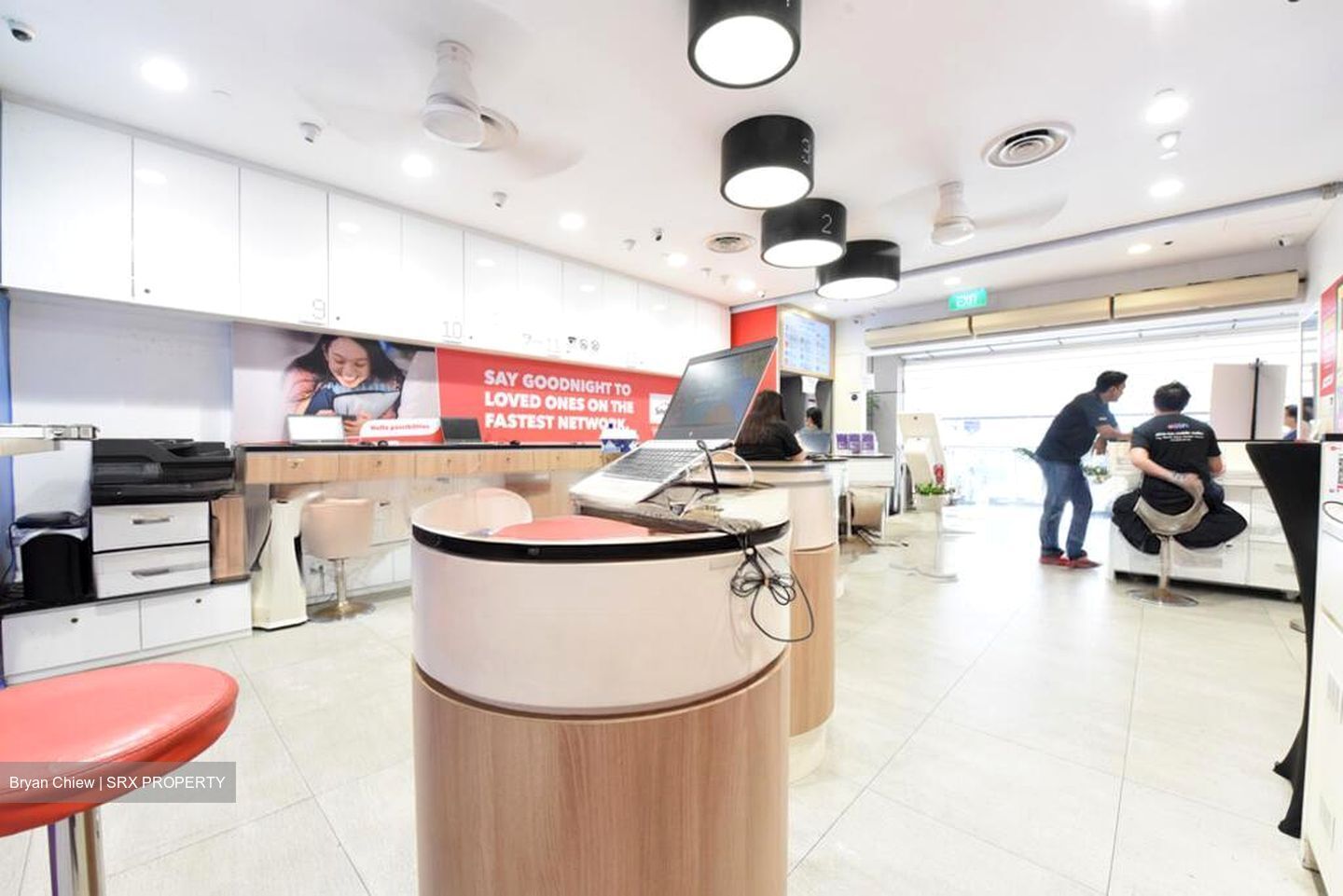 Lucky Plaza (D9), Retail #521066341
